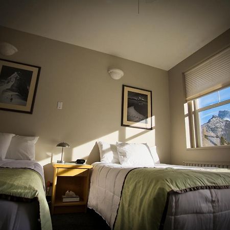 Ywca Banff Hotel Εξωτερικό φωτογραφία