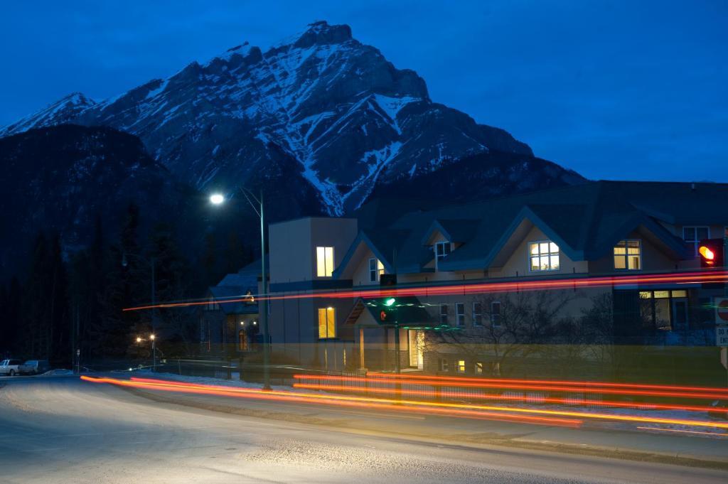 Ywca Banff Hotel Εξωτερικό φωτογραφία