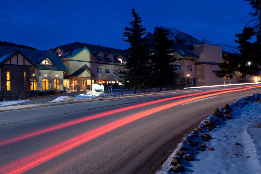 Ywca Banff Hotel Εξωτερικό φωτογραφία